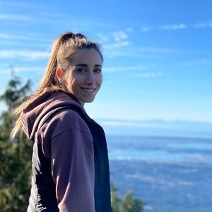 Meet your Posher, Laurie